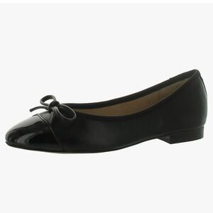 Glossier Black Patent Leather Loafers with Bow